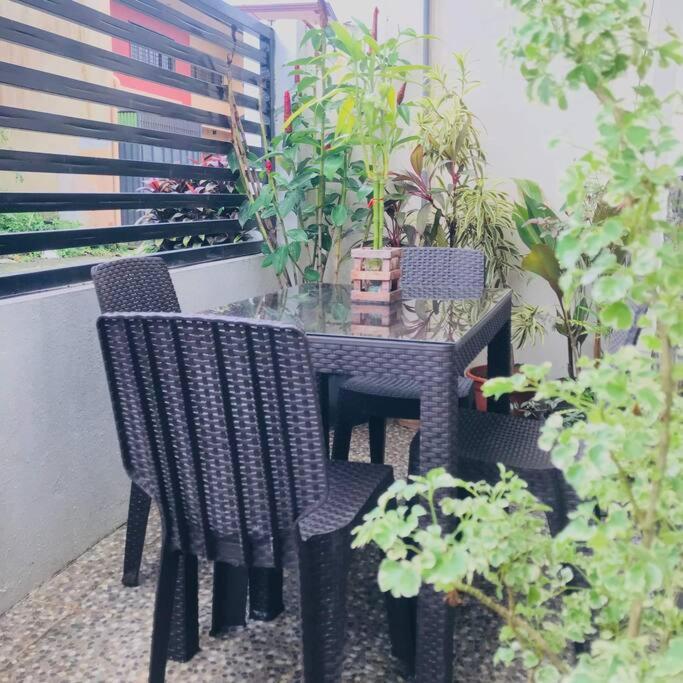 Home Away From Home. Bacolod Exterior foto